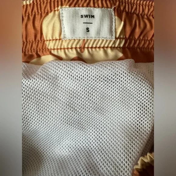 EUC - PacSun Bahama Floral 17" Swim Trunks SOLD OUT online * Smoke Free Home* - Picture 3 of 7